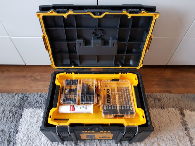 Dominik, Świętoszówka