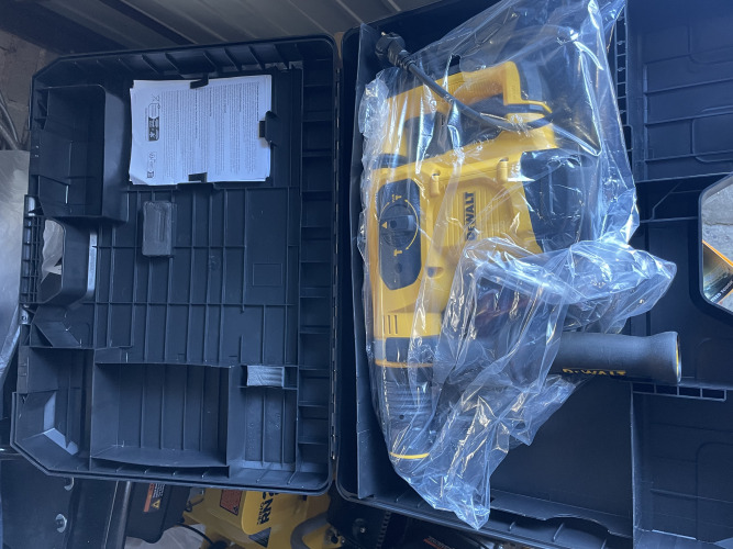 Adam, Pajęczno Adam, Pajęczno