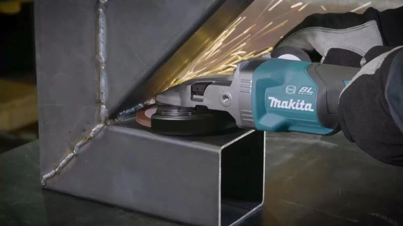flat head Makita GA056G