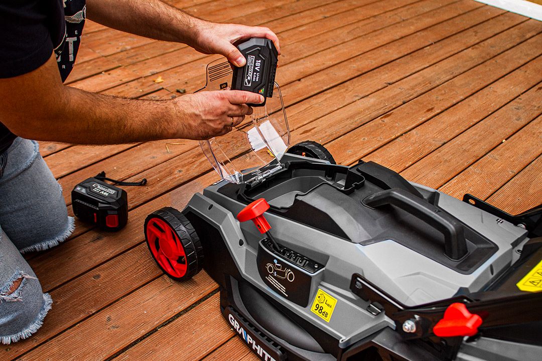 Kosiarka akumulatorowa Graphite 58G033