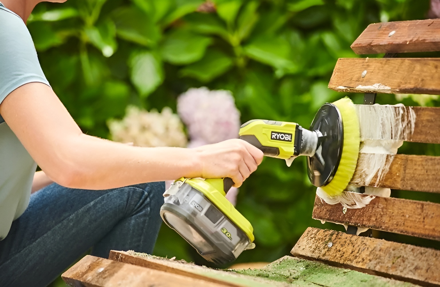 Szczotka akumulatorowa, model Ryobi R18CPS-0