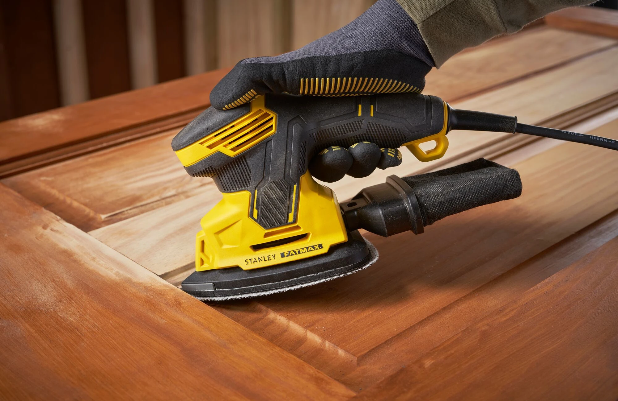 Szlifierka oscylacyjna Stanley Fatmax SFMEW210S