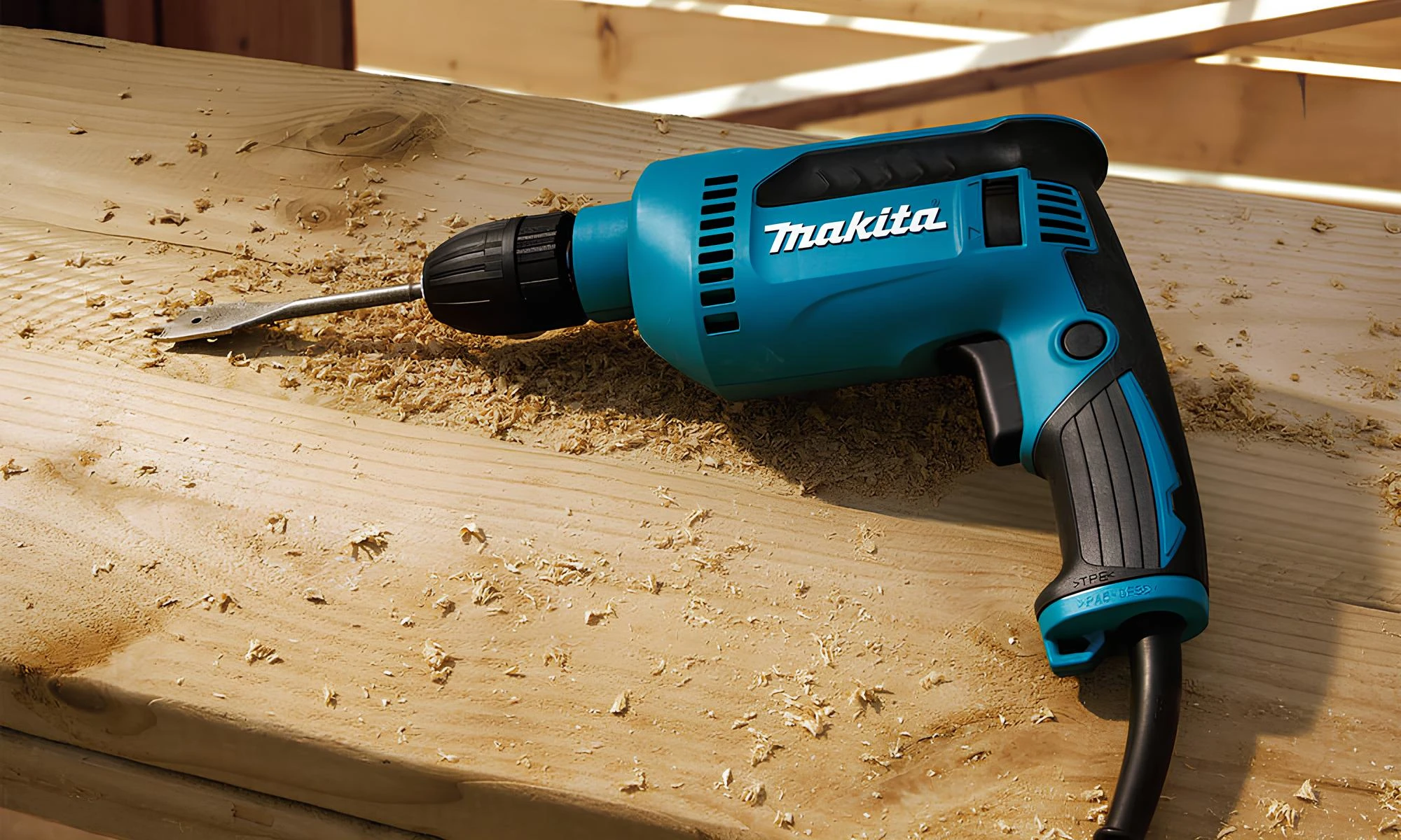 Wiertarka bez udaru Makita, model DP4021