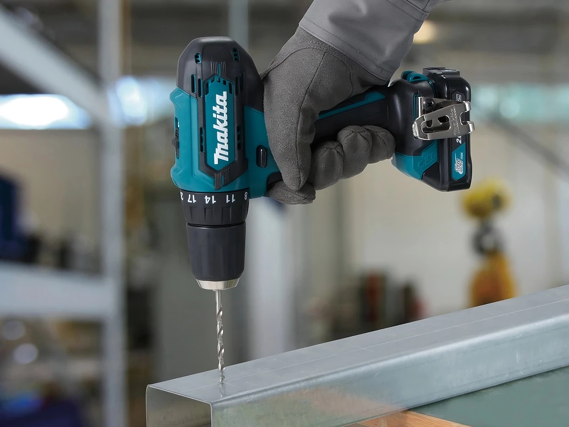 Wiertarko-wkrętarka akumulatorowa Makita 12V, model DF333DSAE