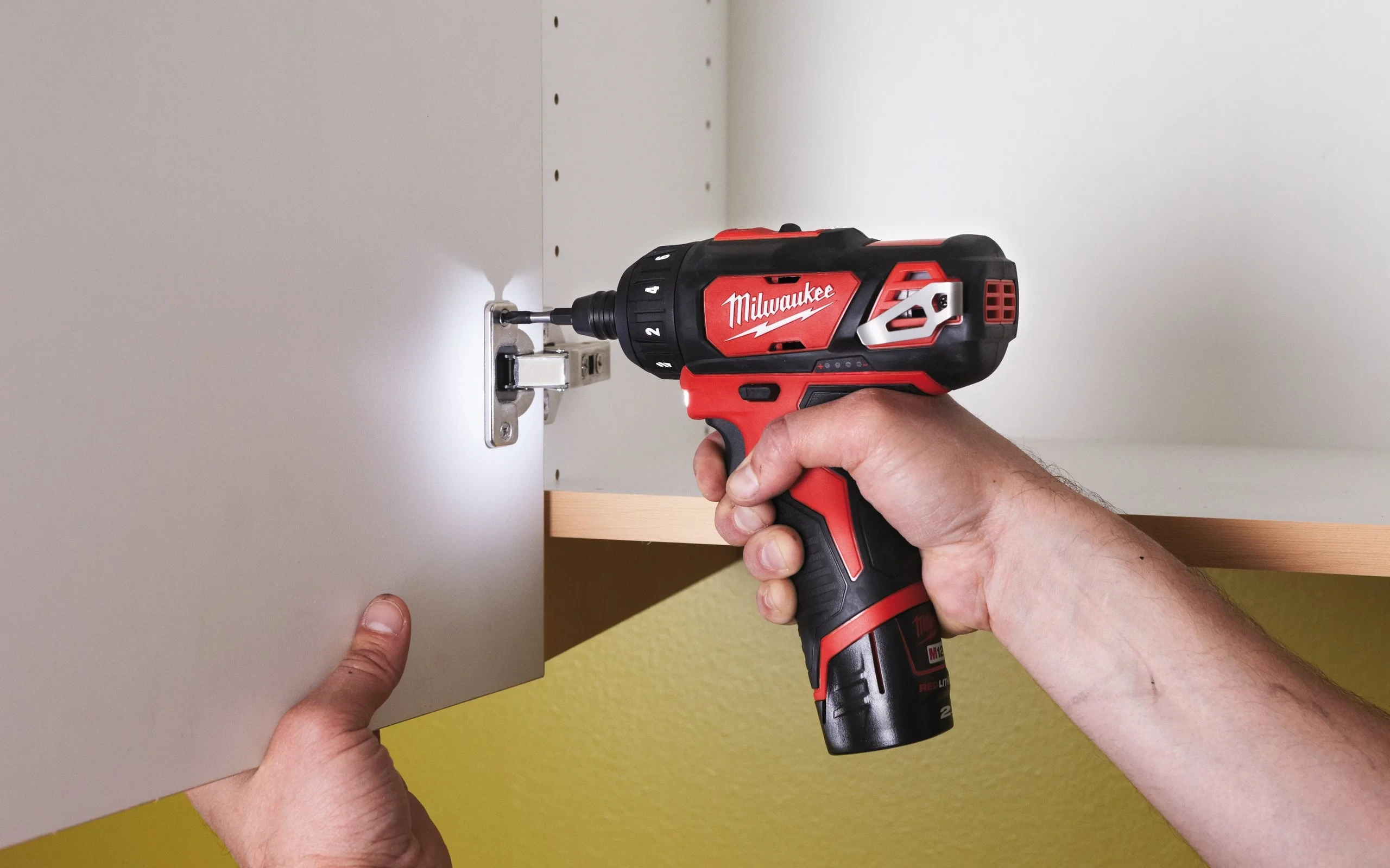 Wiertarko-wkrętarka Milwaukee, model M12 BD-0