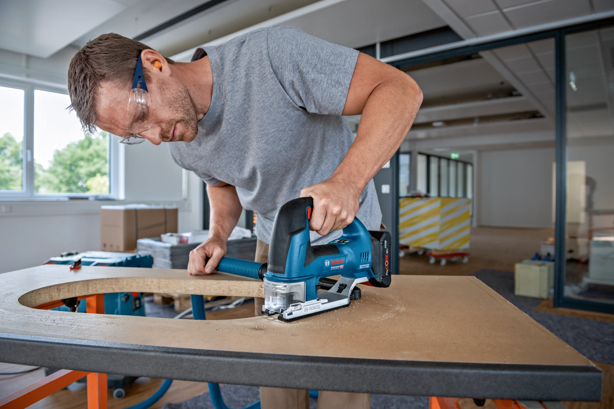 Wyrzynarka akumulatorowa Bosch, model GST 18V-155 SC