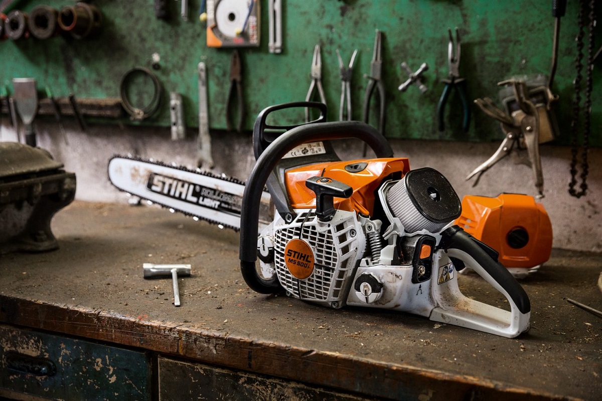 Jak przygotować pilarkę spalinową Stihl do dłuższego przechowywania?