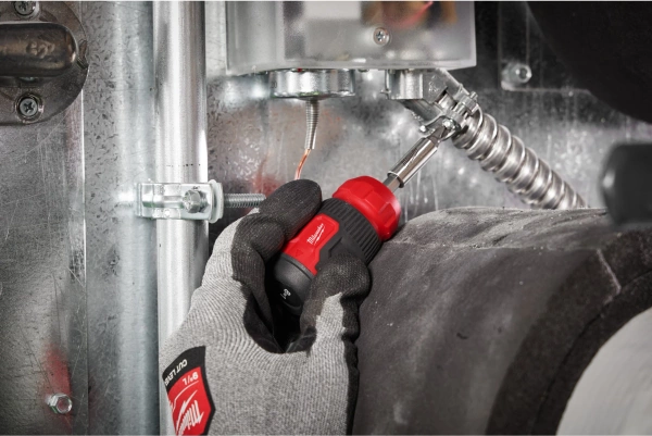 Wkrętak z magazynkiem Milwaukee 8w1 4932492807