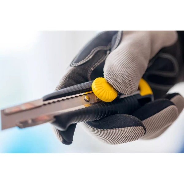 Nożyk z ostrzem łamanym 18 mm MPO Dynagrip Stanley 1-10-418