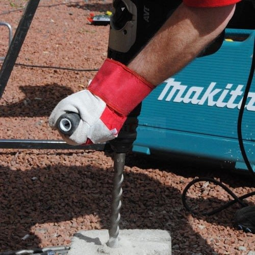 Młotowiertarka Makita HR3210FCT