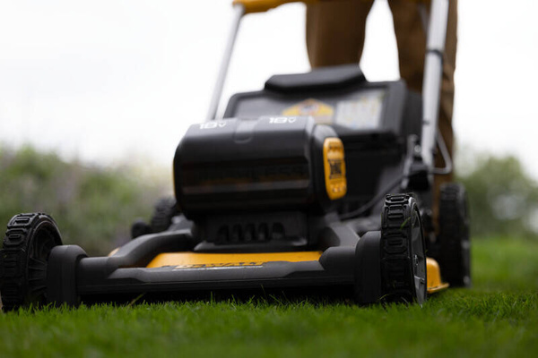 Kosiarka akumulatorowa Dewalt DCMWSP156N