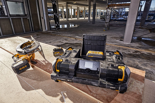 Radio Dewalt DWST1-81078