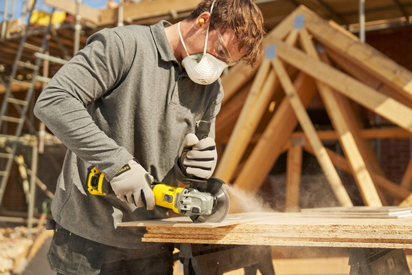 Szlifierka kątowa Stanley Fatmax SFMCG710B