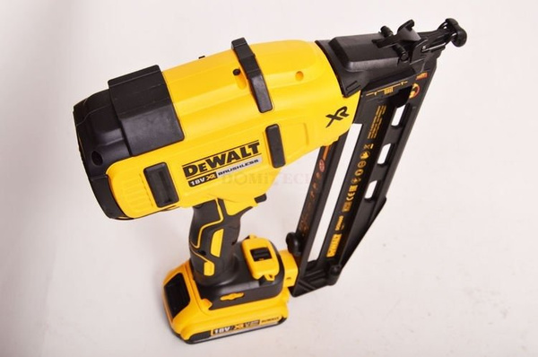 Gwoździarka Dewalt DCN660D2