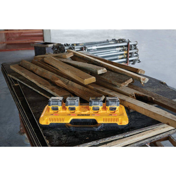 Ładowarka DeWalt DCB104