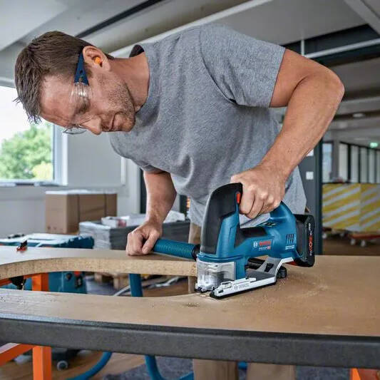 Wyrzynarka akumulatorowa Bosch GST 18V-155 BC 06015B1001