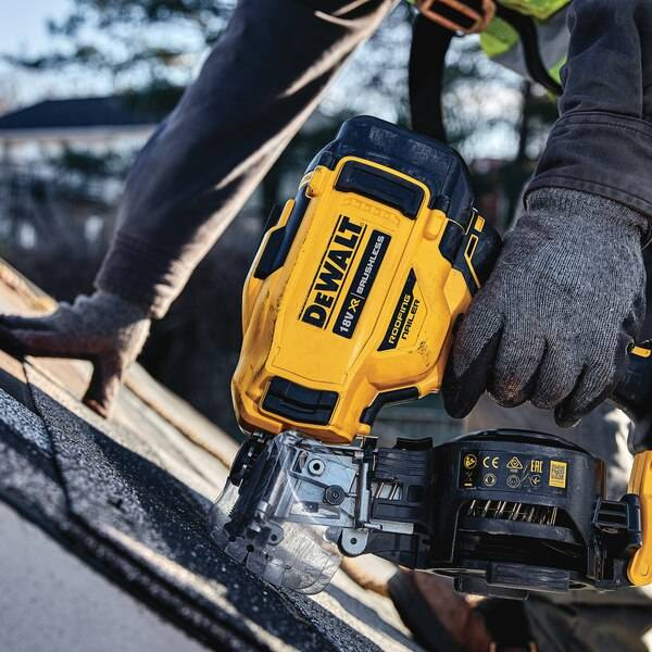 Gwoździarka DeWALT DCN45RND2