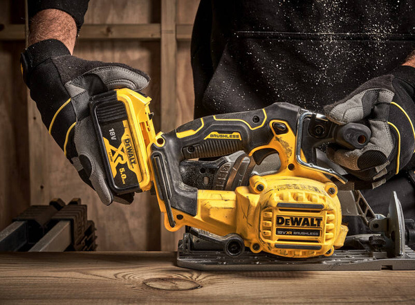 Pilarka tarczowa Dewalt DCS565NT