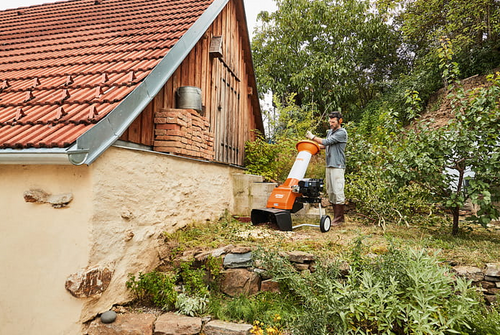 Rozdrabniacz do gałęzi spalinowy Stihl GH 370 S moc 4,6 KM