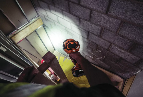 Akumulatorowa lampa budowlana BTL18-0 AEG