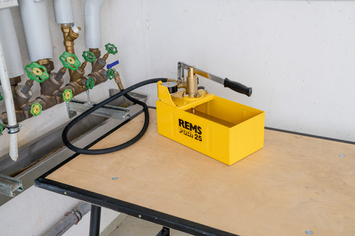 Ręczna pompa kontrolna REMS PUSH 25