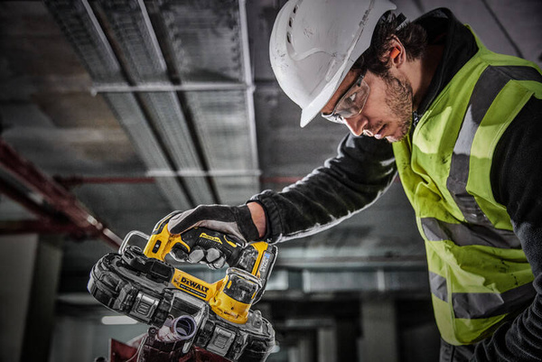 Pilarka taśmowa Dewalt DCS377E2T-QW