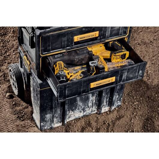Walizka Dewalt DWST83529-1