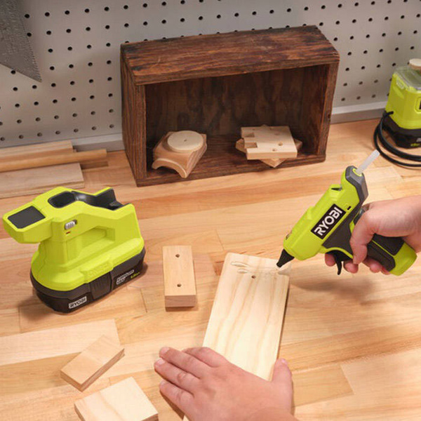 Pistolet do kleju na gorąco Ryobi RGLM18-0