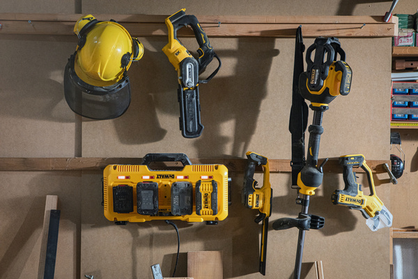 Nożyce do żywopłotu Dewalt DCMHT520N-XJ