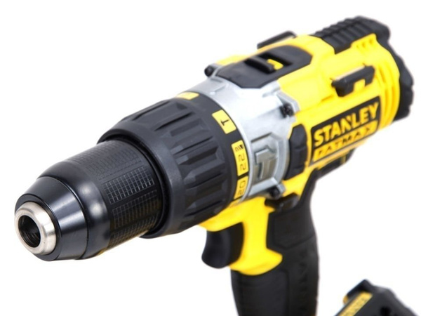 Zestaw Stanley Fatmax FMCK462D2S Wiertarko-wkrętarka z udarem FMC625 + Pilarka tarczowa FMC660 + Torba