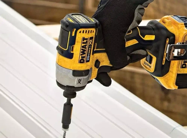 Zakrętarka Dewalt DCF887 z akumulatorem