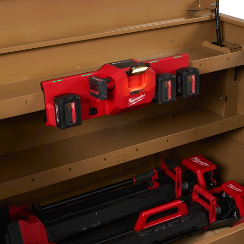 Wieloportowa ładowarka Milwaukee M12-18 GBC4
