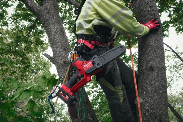 Mini pilarka łańcuchowa Milwaukee M18 FHS20-552