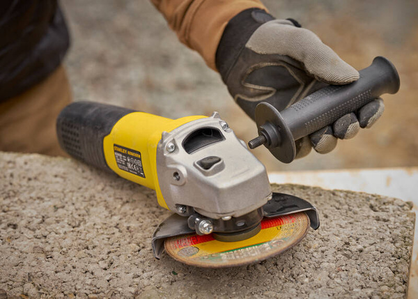 Szlifierka kątowa Stanley Fatmax FMEG225VS