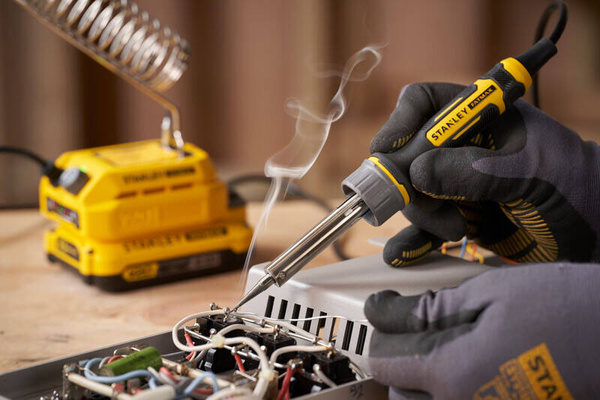 Lutownica akumulatorowa Stanley Fatmax SFMCE040B