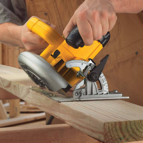 Pilarka tarczowa DeWalt DWE575K