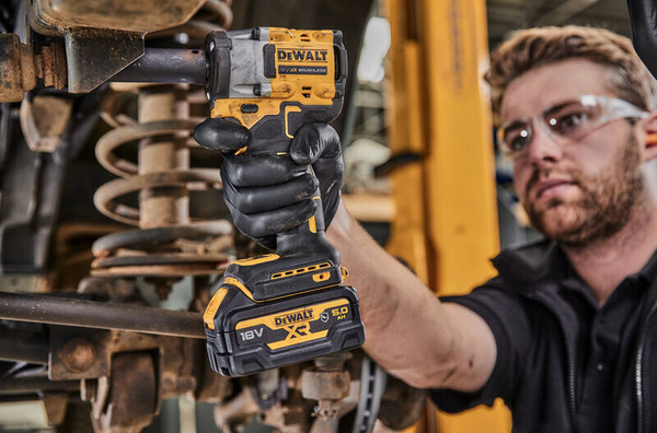Klucz udarowy DeWALT DCF921NT