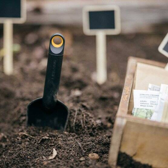 Łopatka Fiskars Solid 1071899