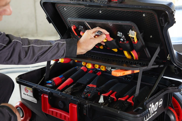 Walizka skrzynka narzędziowa 106-cz. XXL III electric Wiha 44128