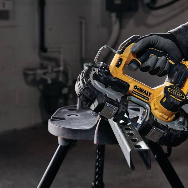 Pilarka taśmowa Dewalt DCS377NT-XJ 