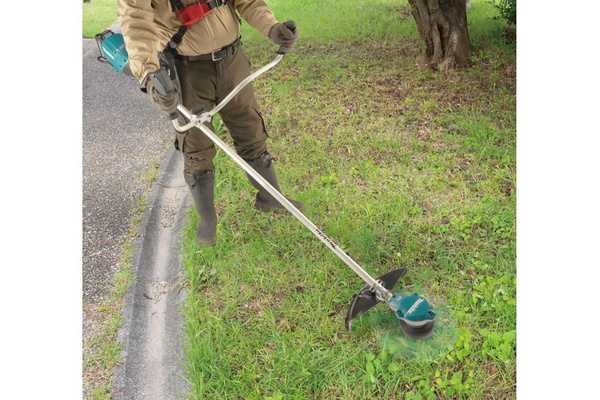 Akumulatorowa podkaszarka XGT 40Vmax Makita UR002GZ01