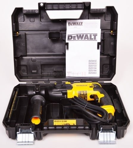 Młotowiertarka DeWalt D25133K +zestaw osprzętu