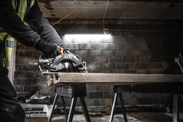 Pilarka tarczowa AEG BKS18BL-0