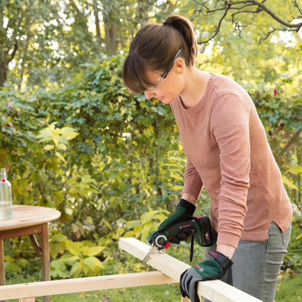 Mini piła łańcuchowa Bosch AdvancedCut 18 (06033D5100)