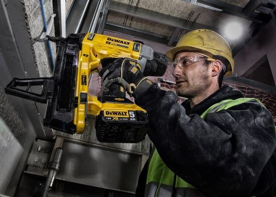 Gwoździarka Dewalt DCN890N