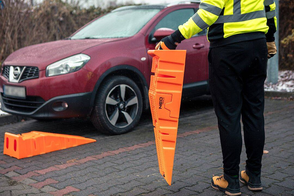 Zestaw 2 szt.najazdów samochodowych NEO Tools 10-478