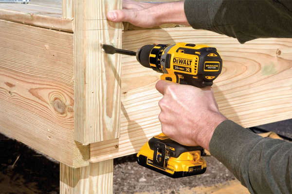 Wiertarko-wkrętarka Dewalt DCD790D2