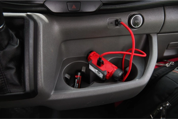 Latarka czołowa Milwaukee L4 HL2-301