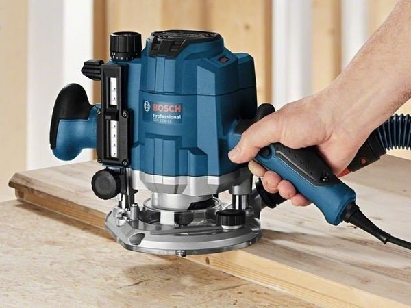 Bosch GOF 1250 CE Frezarka górnowrzecionowa