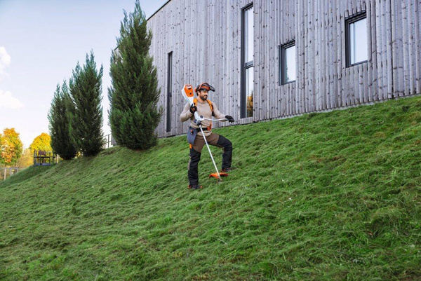 Podkaszarka akumulatorowa Stihl FSA 200 FA032000016